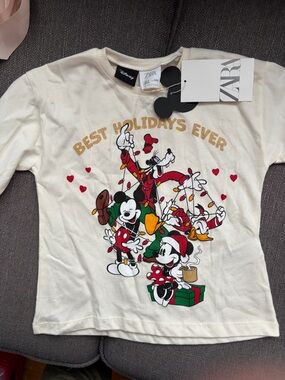 Zara Kids |  "Best Holidays Ever" Disney Holiday Tee - Cream | Size 3-4